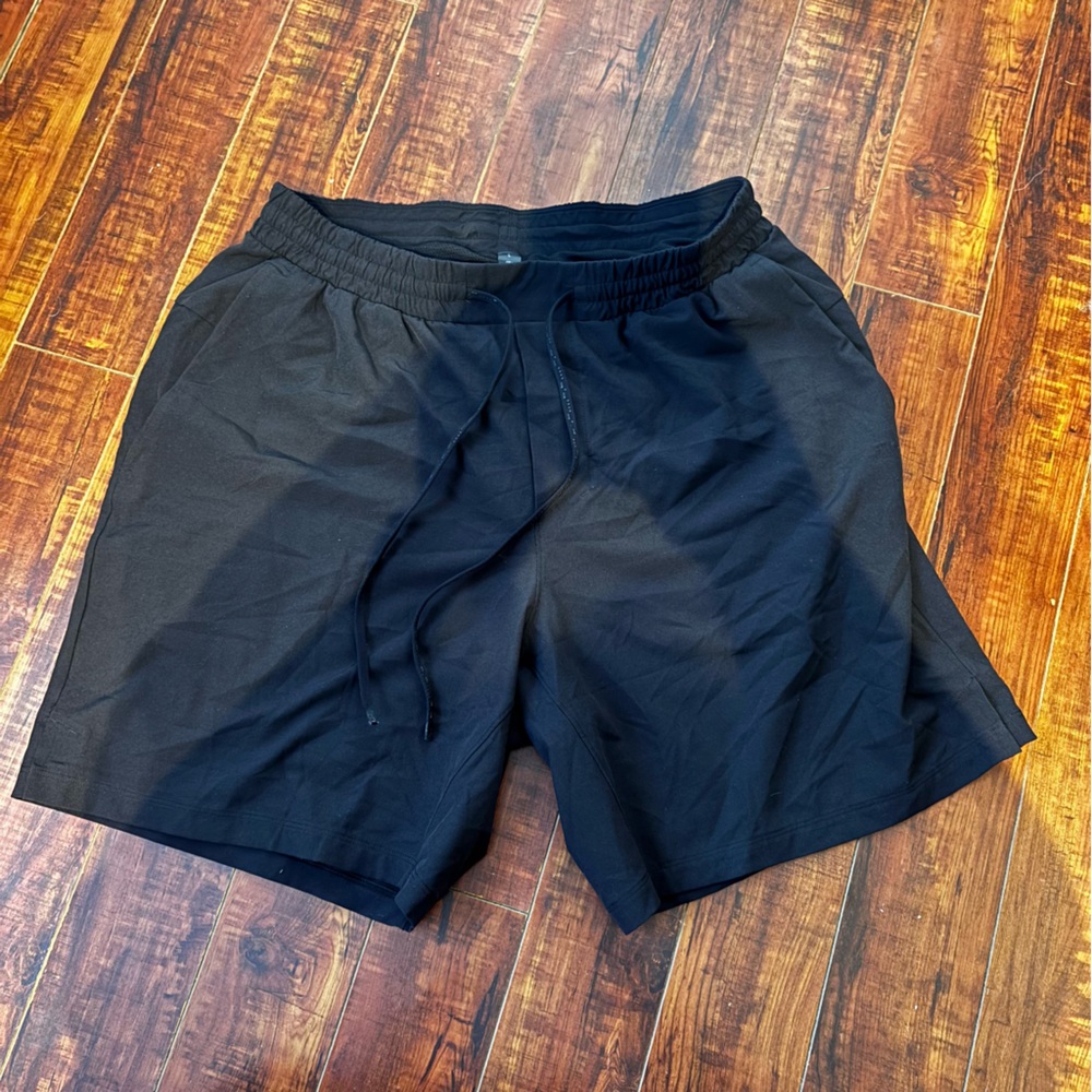 Men's lululemon Black Athletic Shorts size large
